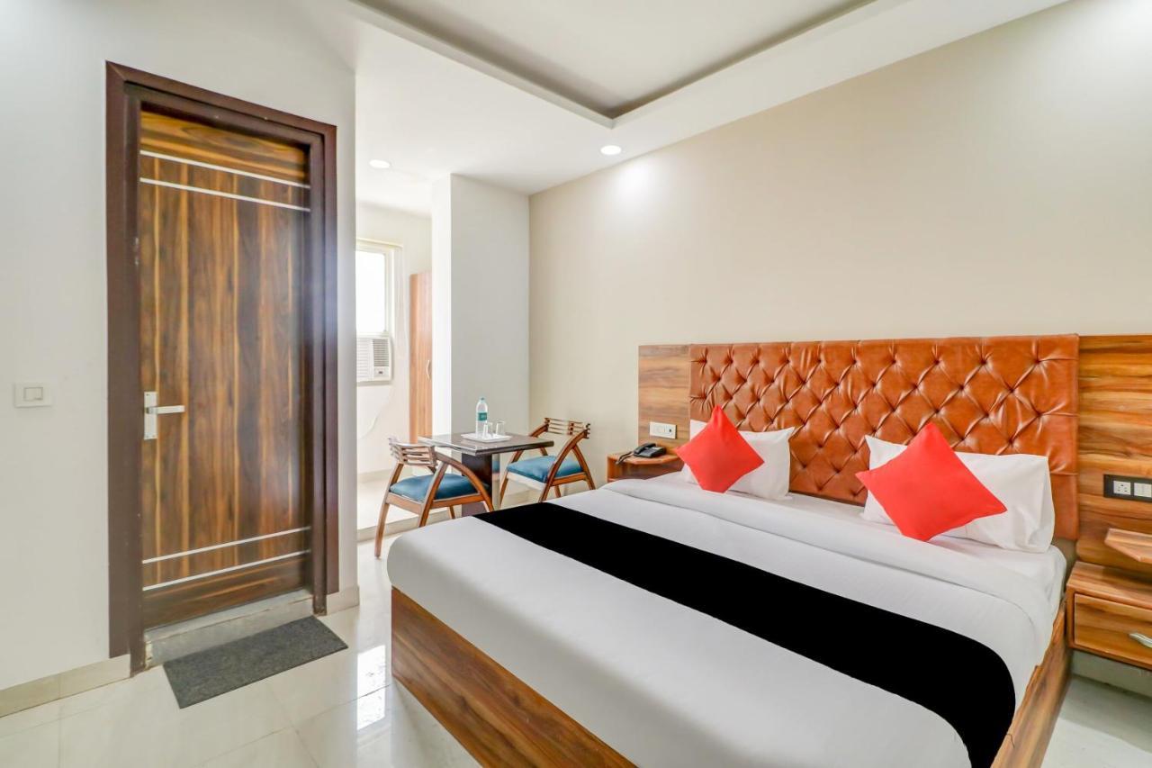 Oyo Flagship 80318 Hotel Sai Plaza Near Indira Gandhi International Airport New Delhi Exteriör bild