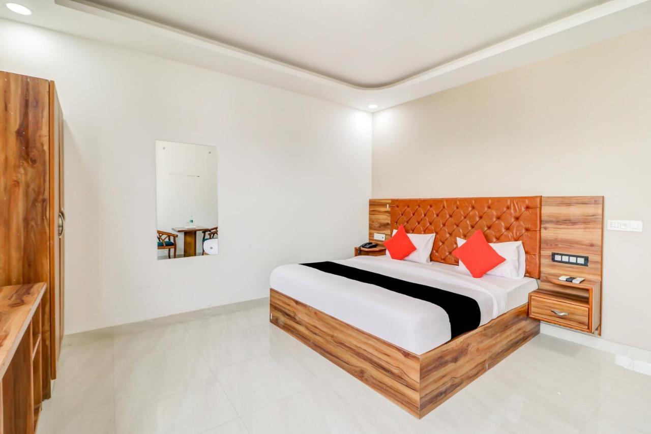 Oyo Flagship 80318 Hotel Sai Plaza Near Indira Gandhi International Airport New Delhi Exteriör bild