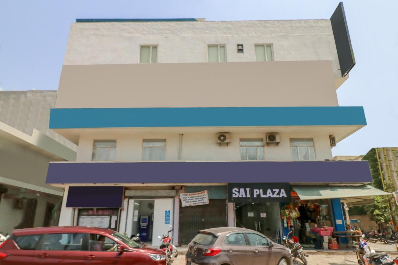 Oyo Flagship 80318 Hotel Sai Plaza Near Indira Gandhi International Airport New Delhi Exteriör bild