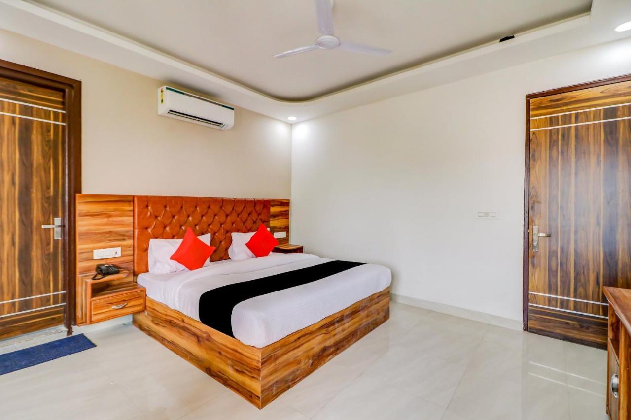 Oyo Flagship 80318 Hotel Sai Plaza Near Indira Gandhi International Airport New Delhi Exteriör bild
