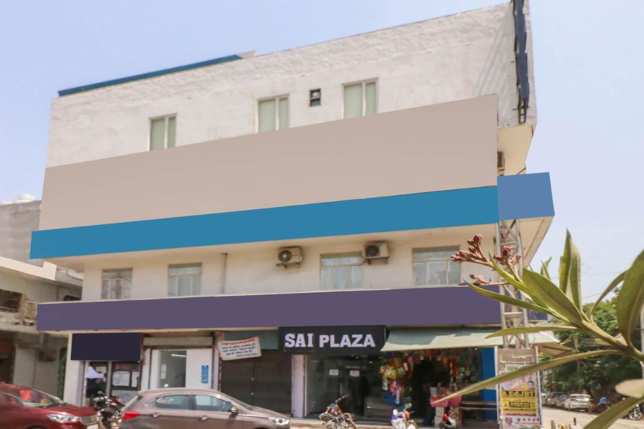 Oyo Flagship 80318 Hotel Sai Plaza Near Indira Gandhi International Airport New Delhi Exteriör bild
