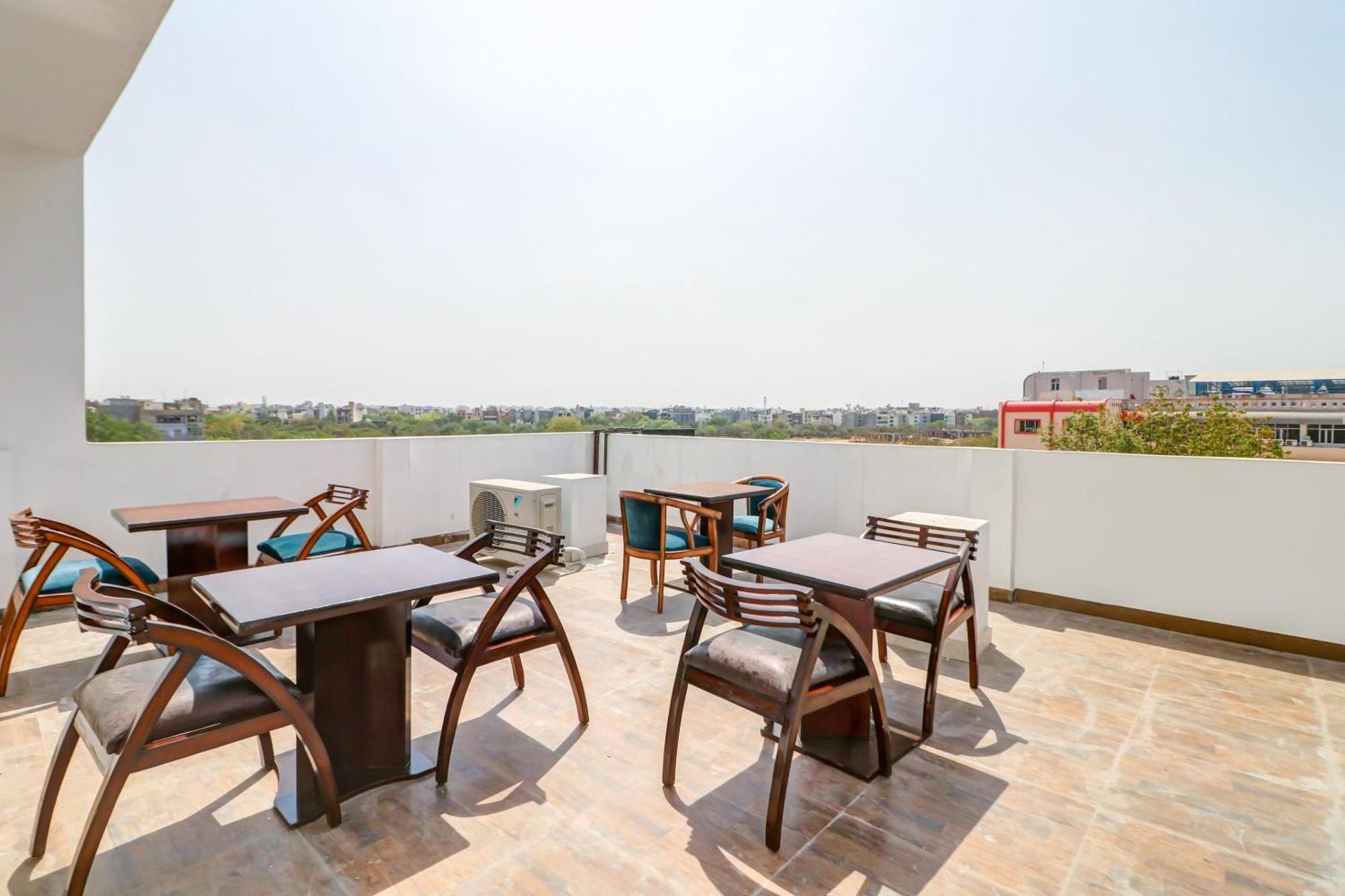 Oyo Flagship 80318 Hotel Sai Plaza Near Indira Gandhi International Airport New Delhi Exteriör bild